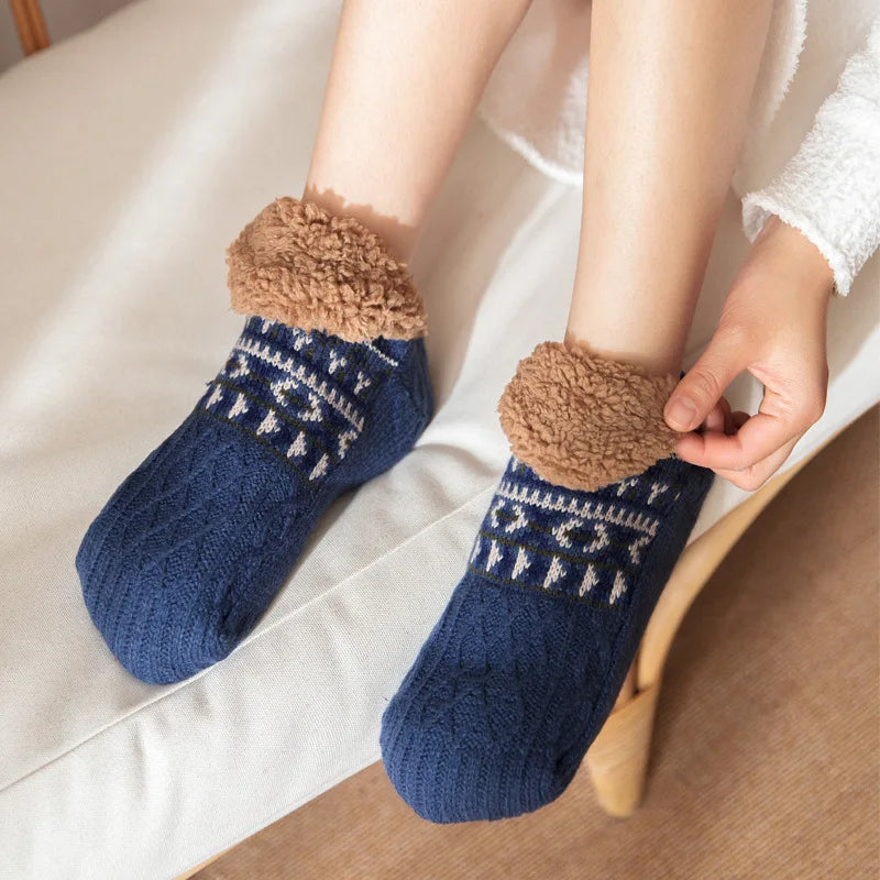 Fuzzy Fleece-Lined Non-Slip Slipper Socks – Super Warm Knit Indoor Home Wear (Unisex)