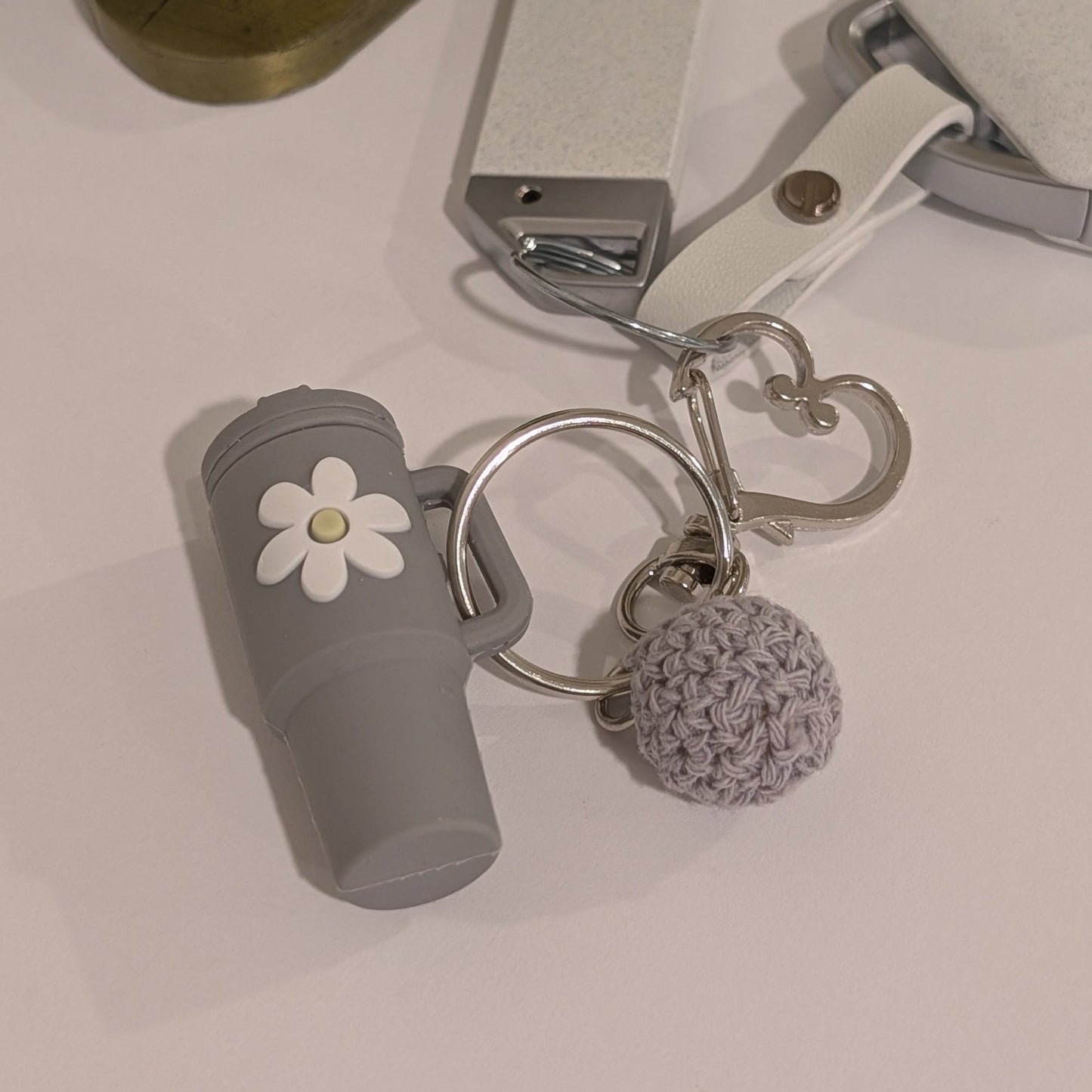 Custom Silicone Tumbler Keychains with Daisy Flower Charm – Multiple Colors with Tassel or with Crochet Ball - goosavvy.com