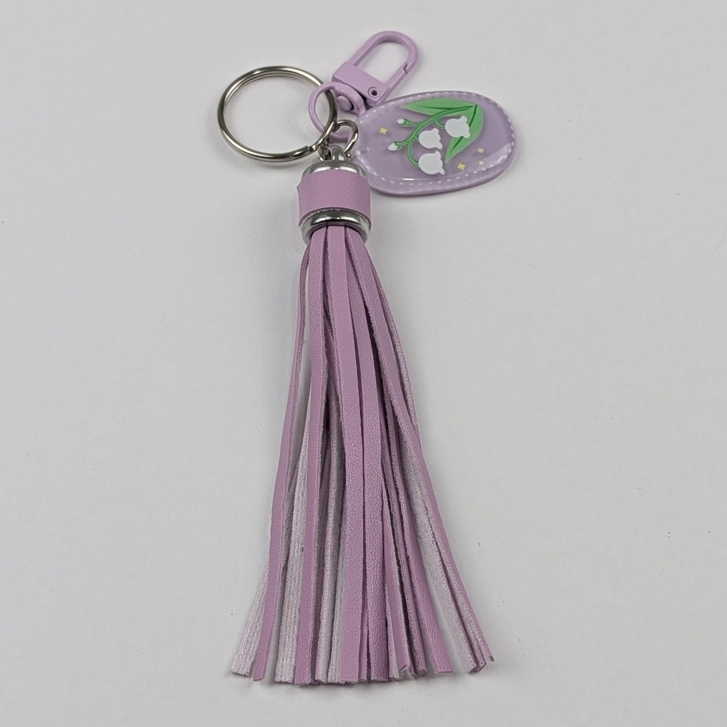 Faux Leather Tassel Keychain with Resin Tulip Charm – Decorative Bag & Key Accessory - goosavvy.com